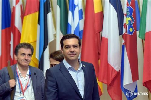 Euro zone clinches deal with Greece