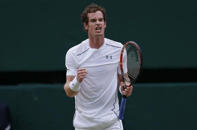 Murray reaches Wimbledon last 16