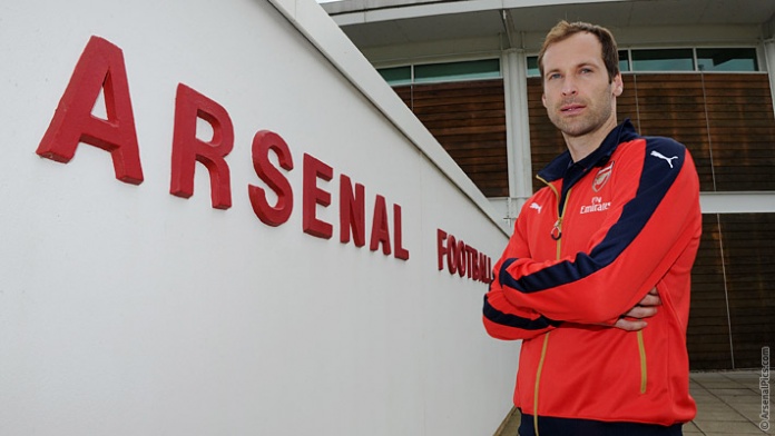 Czech international goalkeeper Petr Cech joins Arsenal