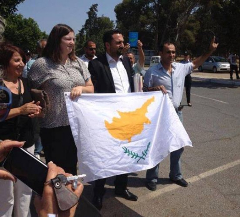Turkish Cypriot couple who raised Cyprus flag acquitted
