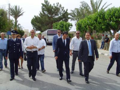 " Είμαστε σταθεροί και προσηλωμένοι στο στόχο μας, έτοιμοι για σκληρή διαπραγμάτευση για λύση του Κυπριακού" είπε σήμερα ο Κυβερνητικός Εκπρόσωπος κ. Νίκος Χριστοδουλίδης, σημειώνοντας ότι η δημιουργία θετικού κλίματος, μέσω συναντήσεων, όπως η μεταξύ του Προέδρου της Δημοκρατίας και του ηγέτη της τουρκοκυπριακής κοινότητας, είναι αναγκαία προϋπόθεση.