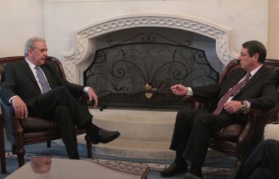 Cyprus issue and Migration discussed at Anastasiades – Avramopoulos meeting