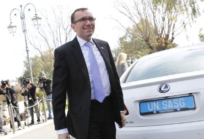 Eide meets leaders and holds press conference on Cyprus talks