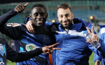 Apollon back on top