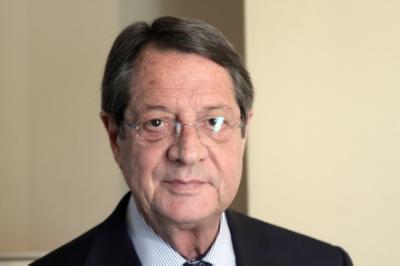 President holds telephone conversations with Tsipras and Juncker over Greece