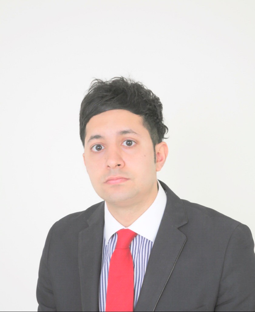 Aspen Morris Solicitors’ Managing Partner, Peter Petrou collects prestigious award