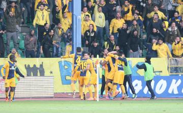 AEL fight back to beat APOEL in hooligan-hit match