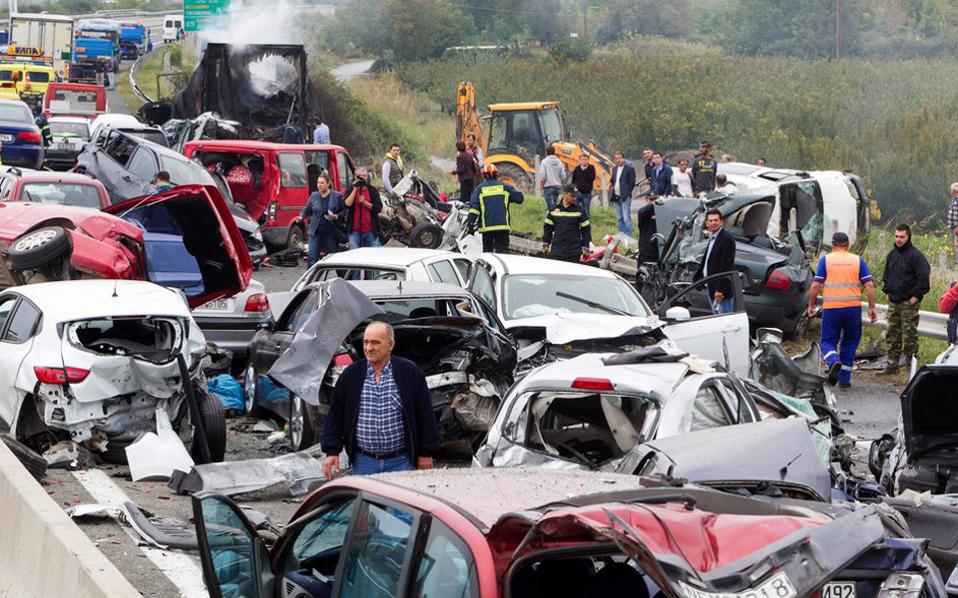 Five killed and 30 injured in motorway accident near Thessaloniki