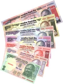 Monkey showers people with stolen banknotes