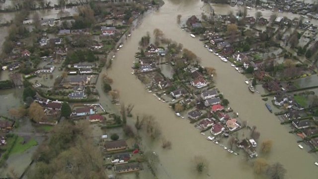 UK storms: Met Office issues ‘Red Warning