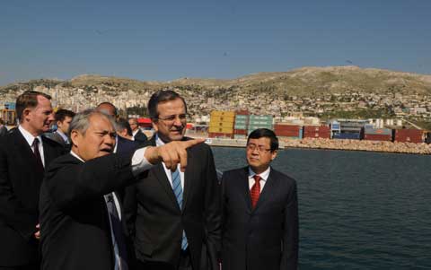 Samaras heads to China for new deals