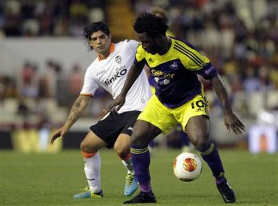 Wilfried Bony: Man City complete £28m signing of Swansea striker