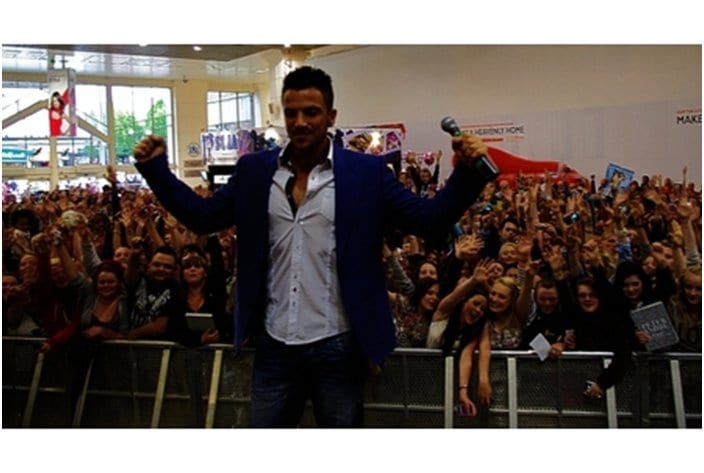 Thousands flock to see pop star Peter Andre in Nottingham