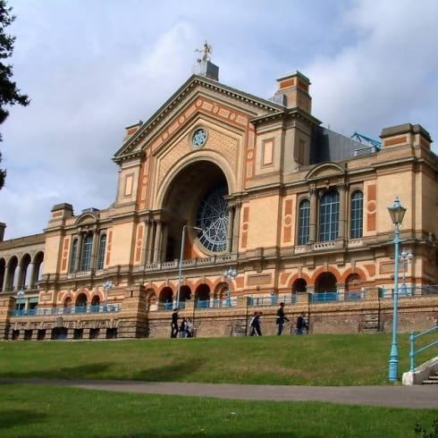 Alexandra Palace power cut delays election count