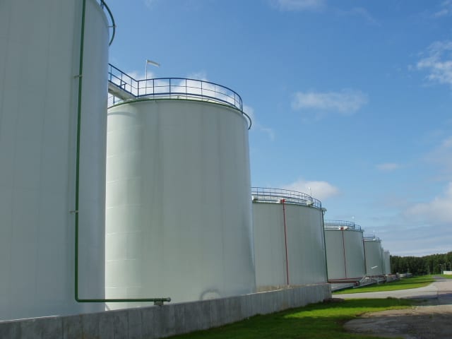 Agreement for the construction of an oil terminal at Vasilikos