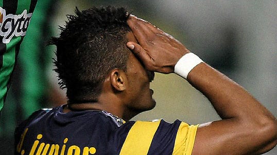 Cyprus: AEL drop two points but still top