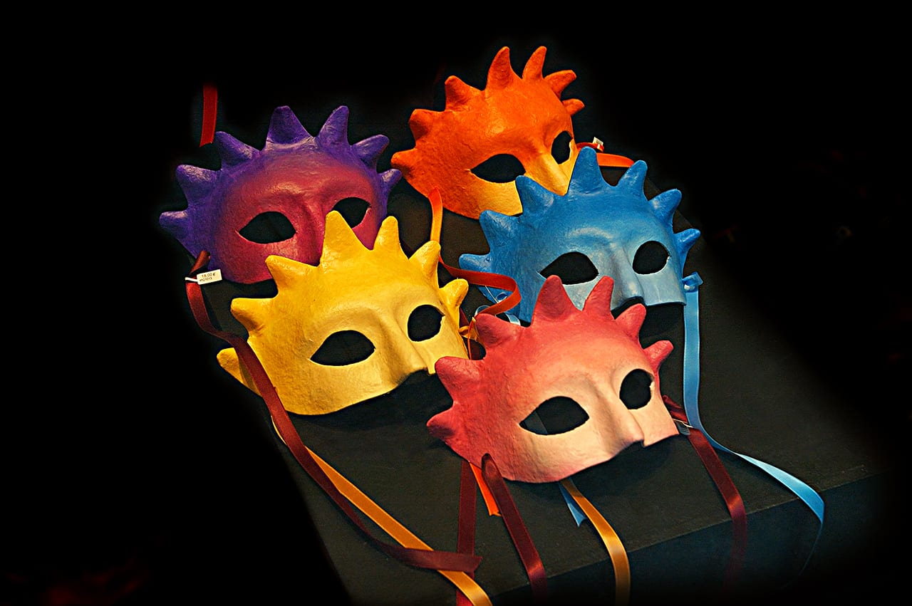 Carnival masked robbers rob Paphos kiosk