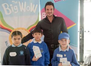 Popstar Peter Andre awards Barnet school kids