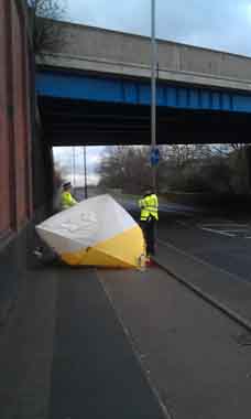 Body found under bridge man also police searching Thames after man leaps from QE2 Bridge