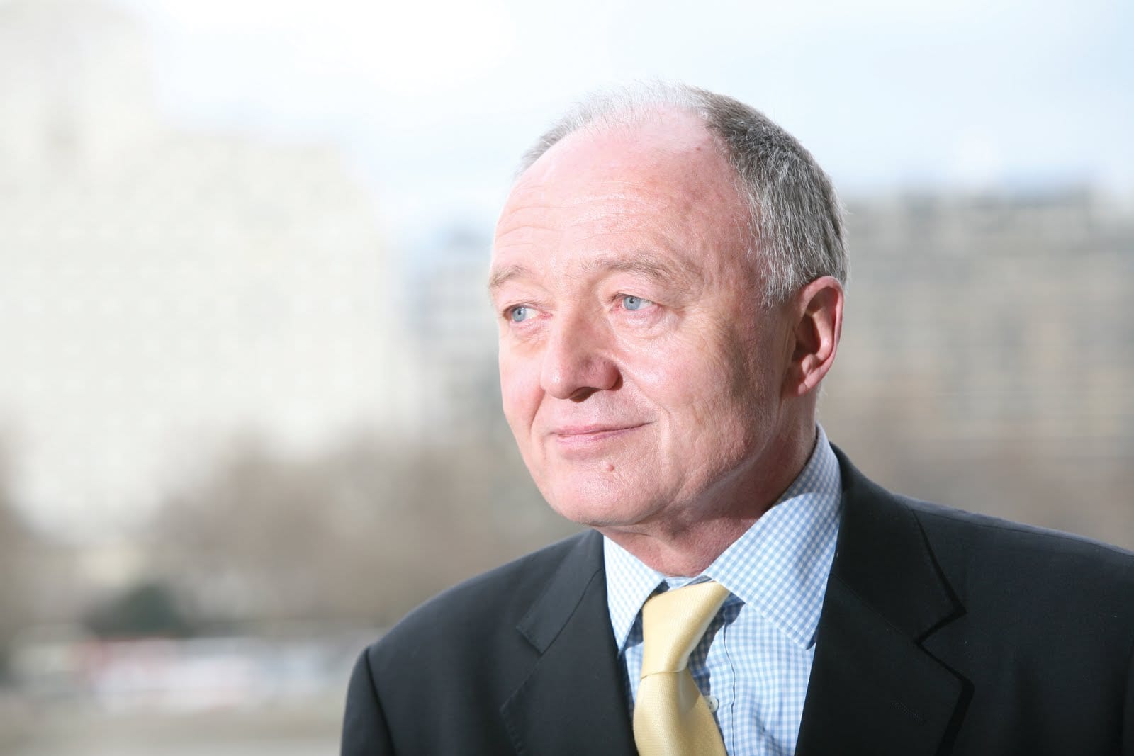 Labour suspends former London mayor Ken Livingstone in anti-Semitism row