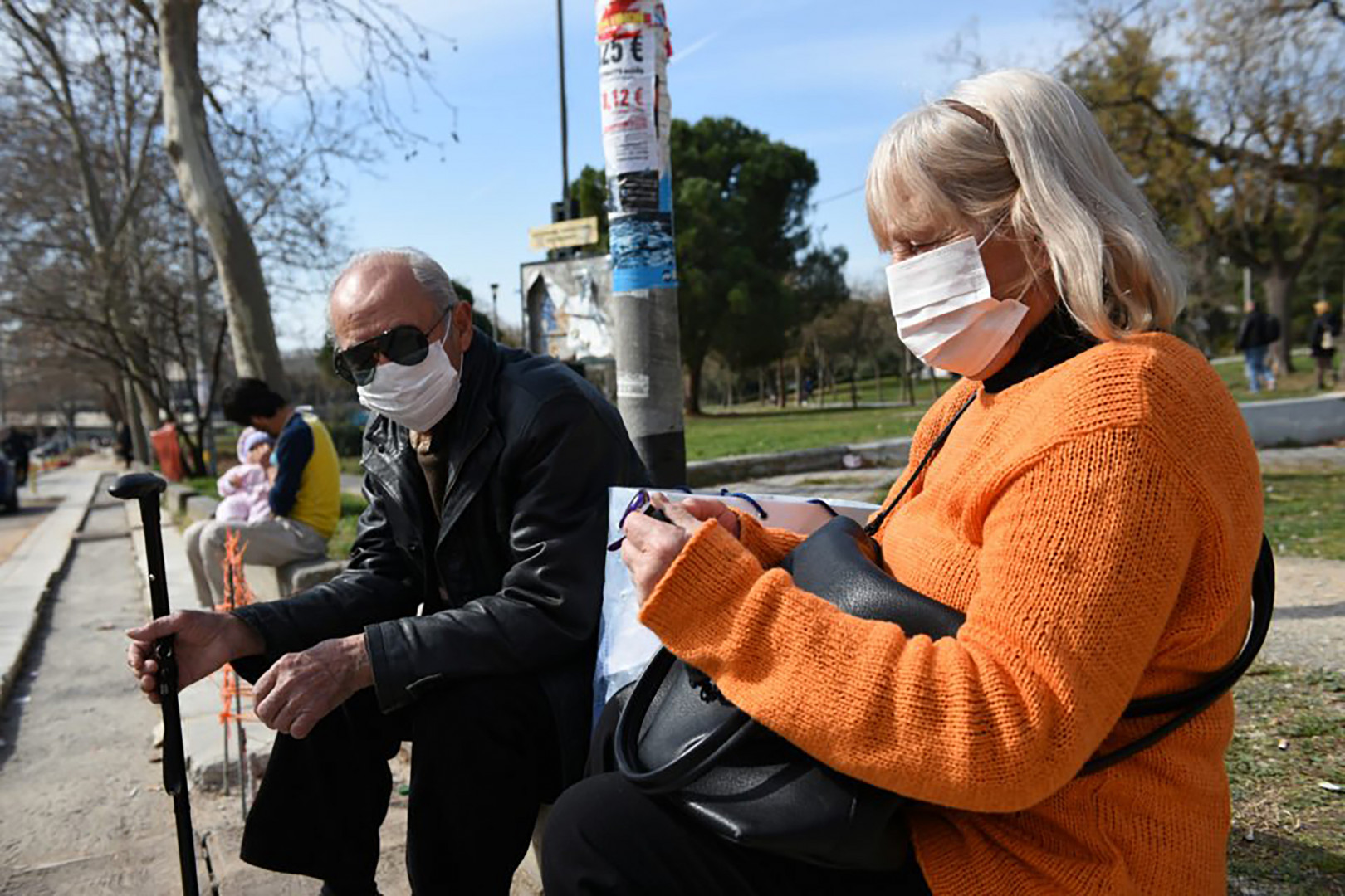 Wear masks in public says WHO, in update of COVID-19 advice