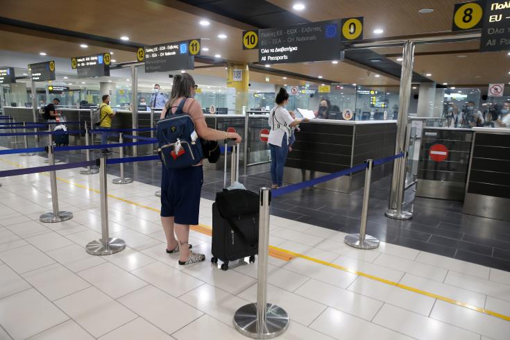 1,304 passengers arrived on Saturday via Larnaka airport, 297 COVID-19 tests done