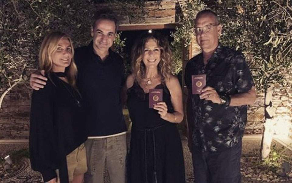 Greek Prime Minister meets Tom Hanks, now a Greek citizen