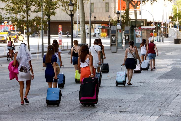 UK removes Portugal from safe travel list in blow for airlines