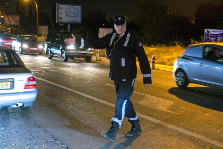Police in Cyprus charge individuals and establishments for non-compliance with COVID-19 decrees