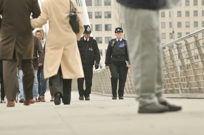 Met officers engage with teens in stop and search summer camp