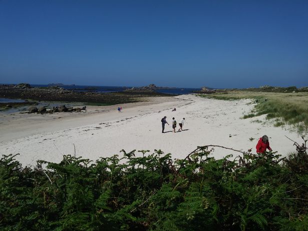We require the assistance of the Cypriot community to unravel the ‘ring of mystery’ surrounding a body washed up on a beach in the UK more than 40 years ago.