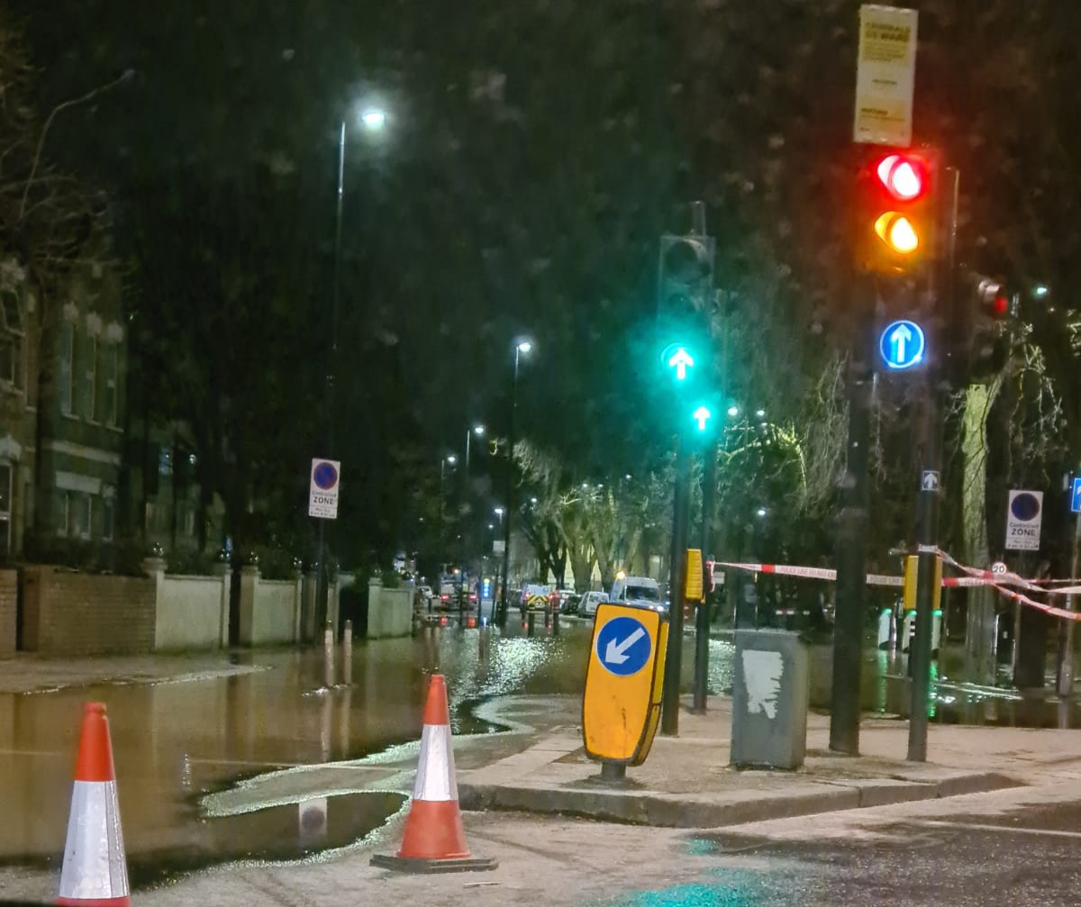 Burst water pipe causes flood in Green Lanes, Haringey