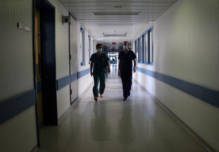 Cyprus reports one death, 407 new COVID cases on Saturday, 201 patients in hospitals