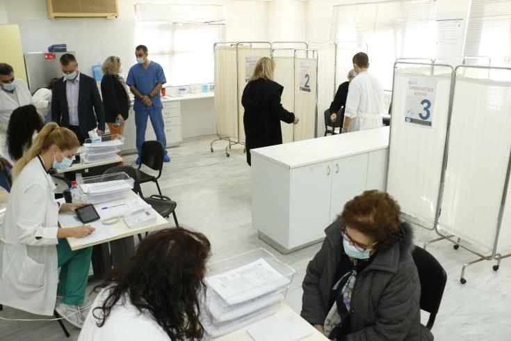 Α total of 310,000 inoculated with 1st dose of COVID vaccine by beginning of May, Cyprus Health Ministry says