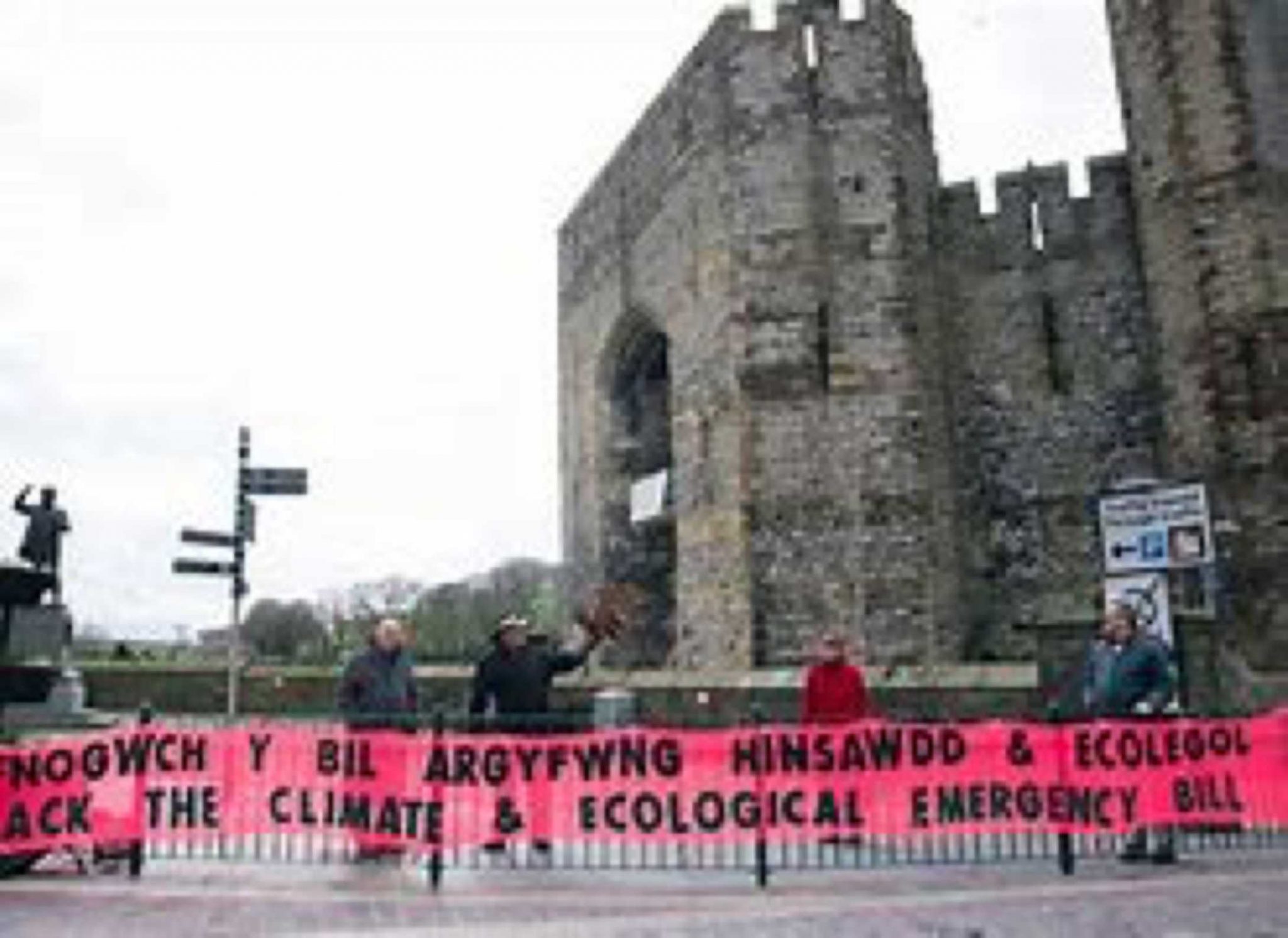 Climate & Ecological Emergency Bill: Environmental and political groups joins nationwide banner drop