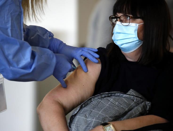 Vaccination portal open in Cyprus until Thursday for 61 and over, Health Ministry urges citizens to book appointments