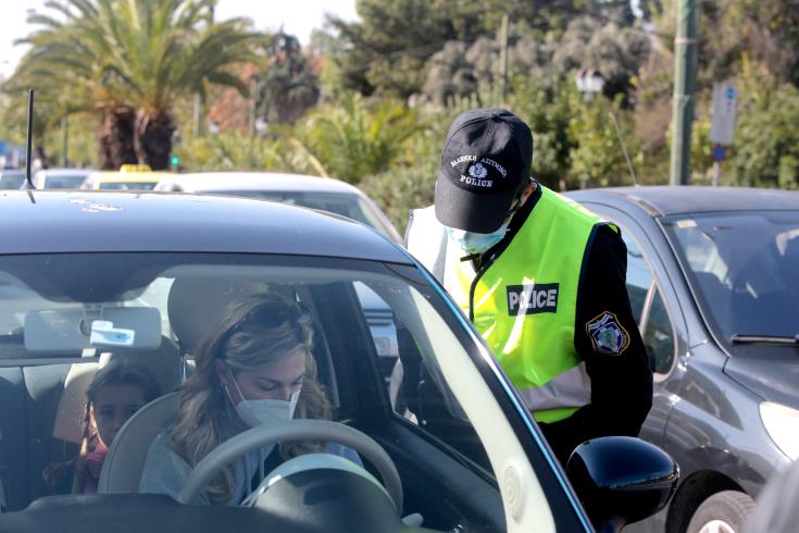 Cyprus police report 200 citizens and 7 establishment owners for violating measures against COVID-19