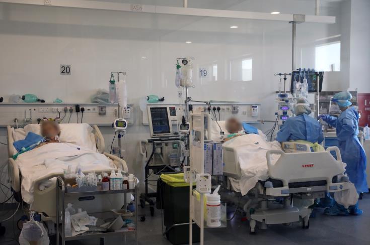 Cyprus reports three deaths, 285 patients hospitalised, 845 new coronavirus cases