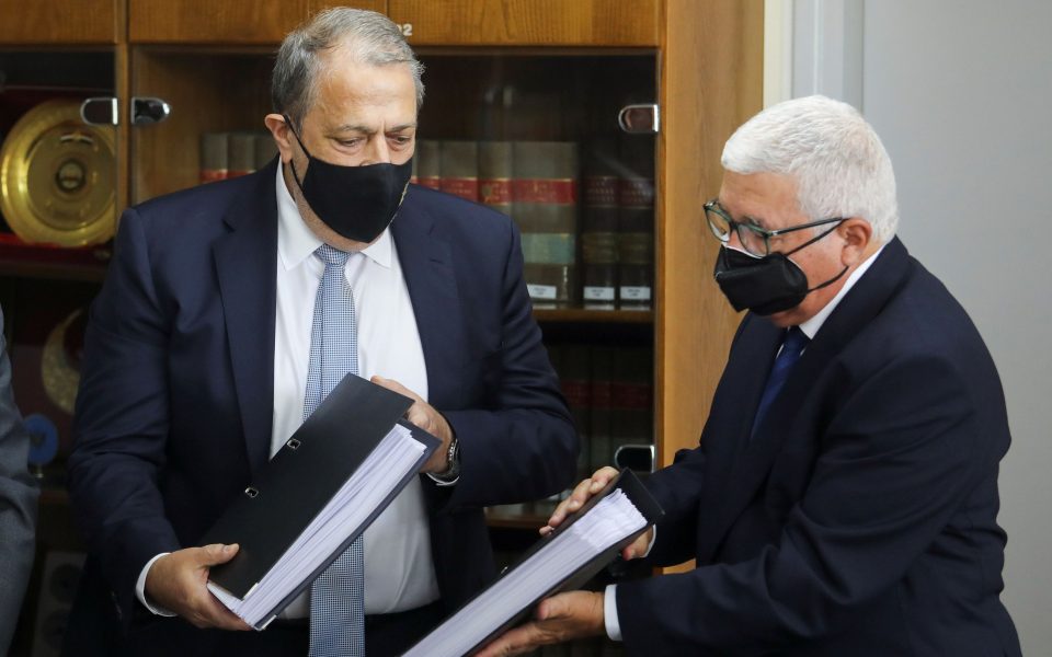 Cyprus government broke its own laws in granting passports, inquiry finds