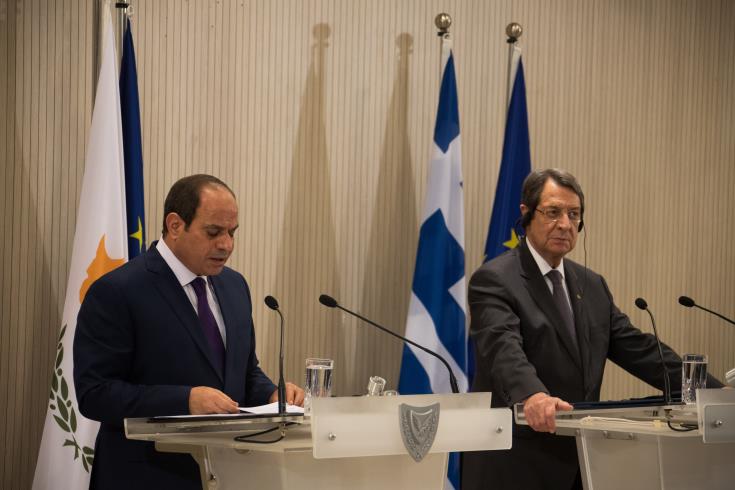 Egypt offers two helictopers to Cyprus to help with firefighting effort