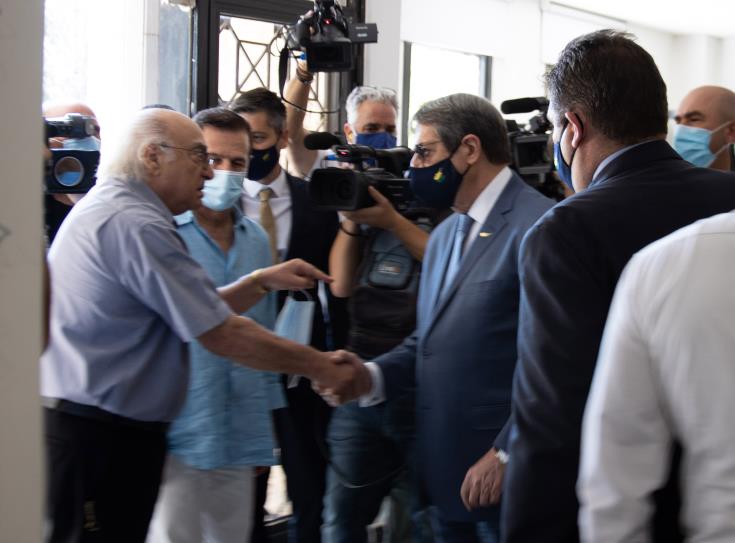 State will show no tolerance, Cyprus President says during visit to DIAS media group