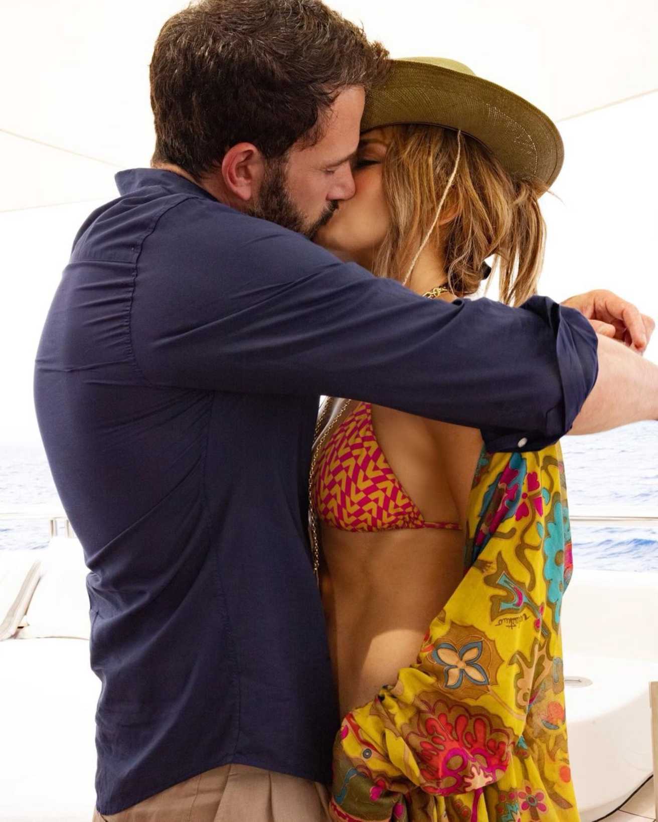 Jennifer Lopez and Ben Affleck make their romance Instagram official
