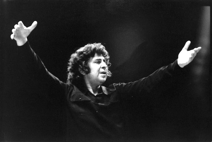Cyprus bids farewell to Mikis Theodorakis and will be represented at the farewell ceremony