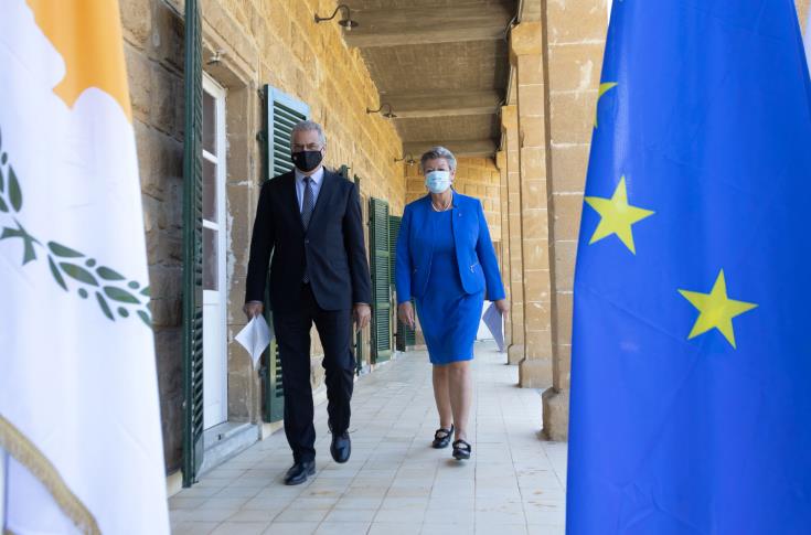 European Commissioner hopes to find common ground with Turkey regarding irregular arrivals towards Cyprus