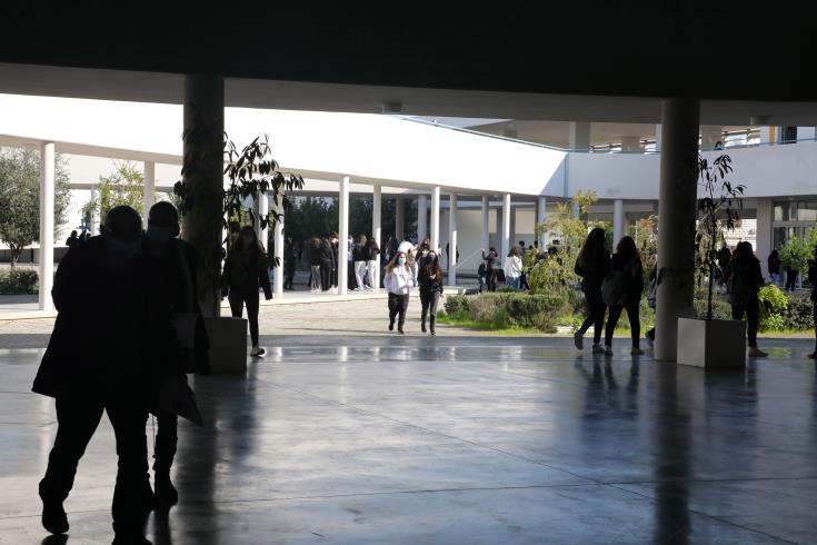 Cypriot students below EU average in learning two or more foreign languages