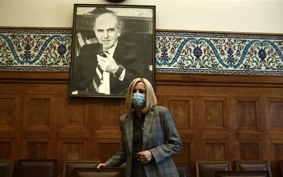 Greek Socialist leader Gennimata dies after long illness