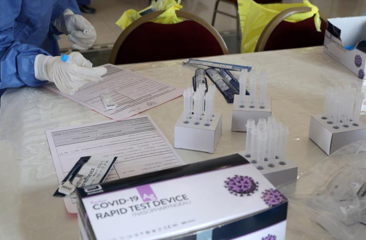 Three more COVID-19 patients have died in Cyprus , 576 new cases have been traced