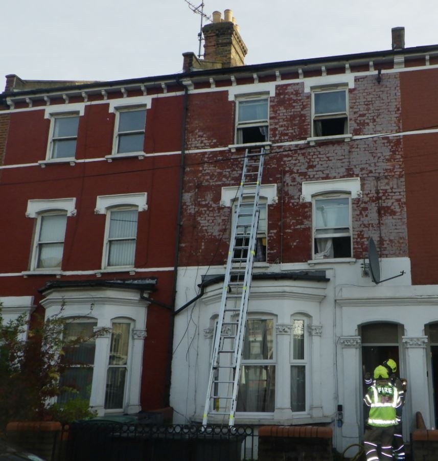Three people rescued from Flat fire – Wood Green