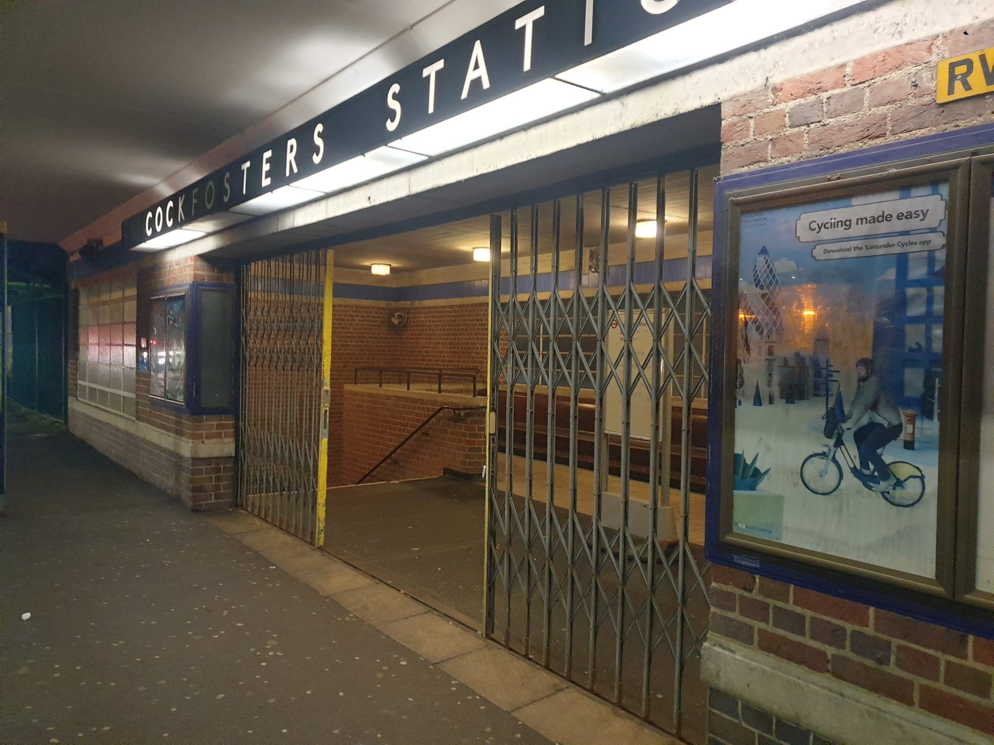 Cockfosters,Oakwood and Southgate stations Closed