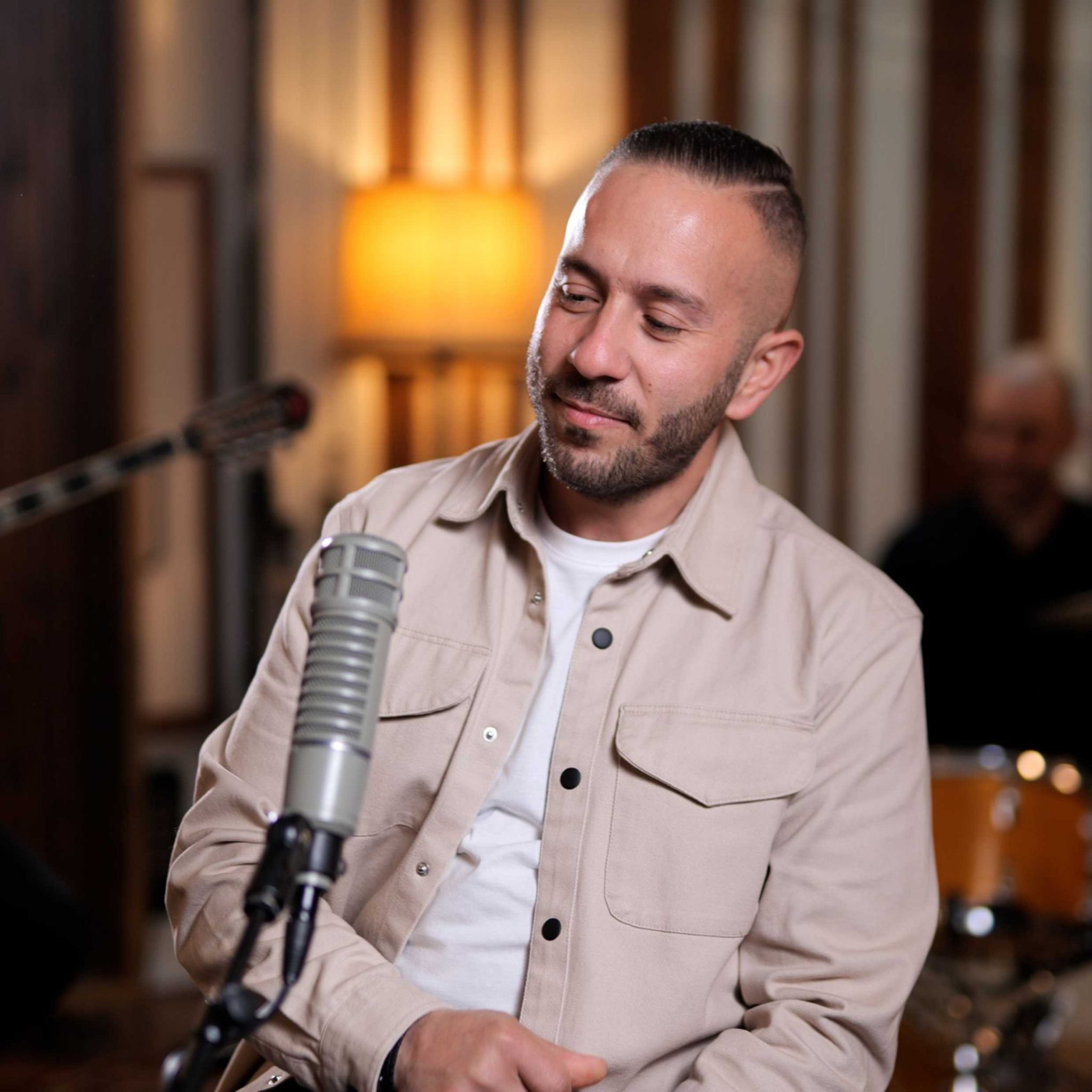 Mixalis Theodosiou releases new single, Ponane Ta Kala Paidia